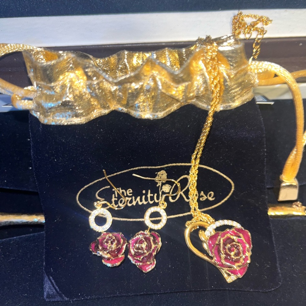 The Eternity Rose 24K Dipped Gold with Jewelry - Picture 8 of 8